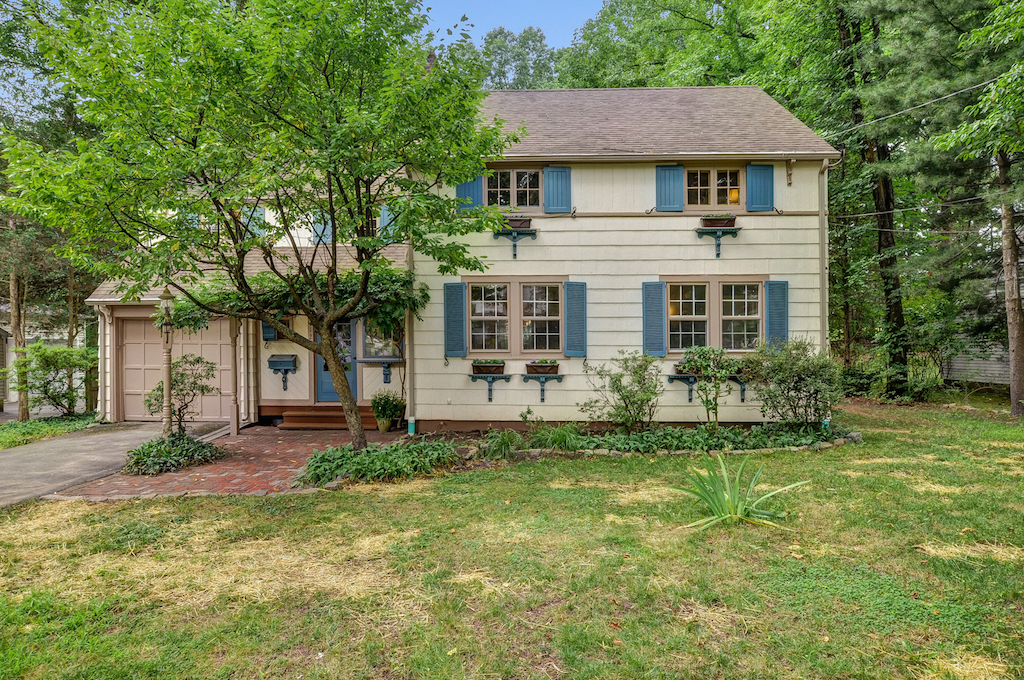 1122 Maple Hill Rd, Scotch Plains NJ, 07076 Home For Sale